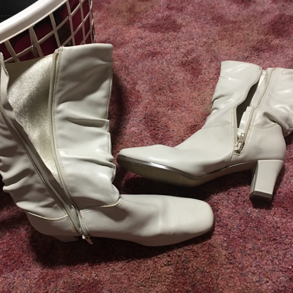Boots winter white wide width